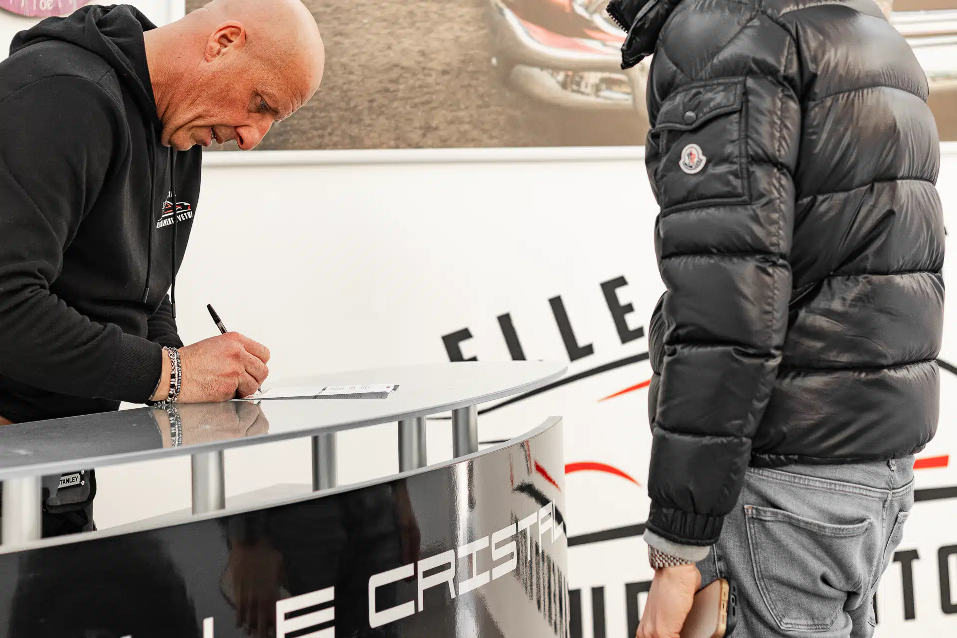 Normativa e Requisiti Legali in Italia sull'oscuramento vetri auto